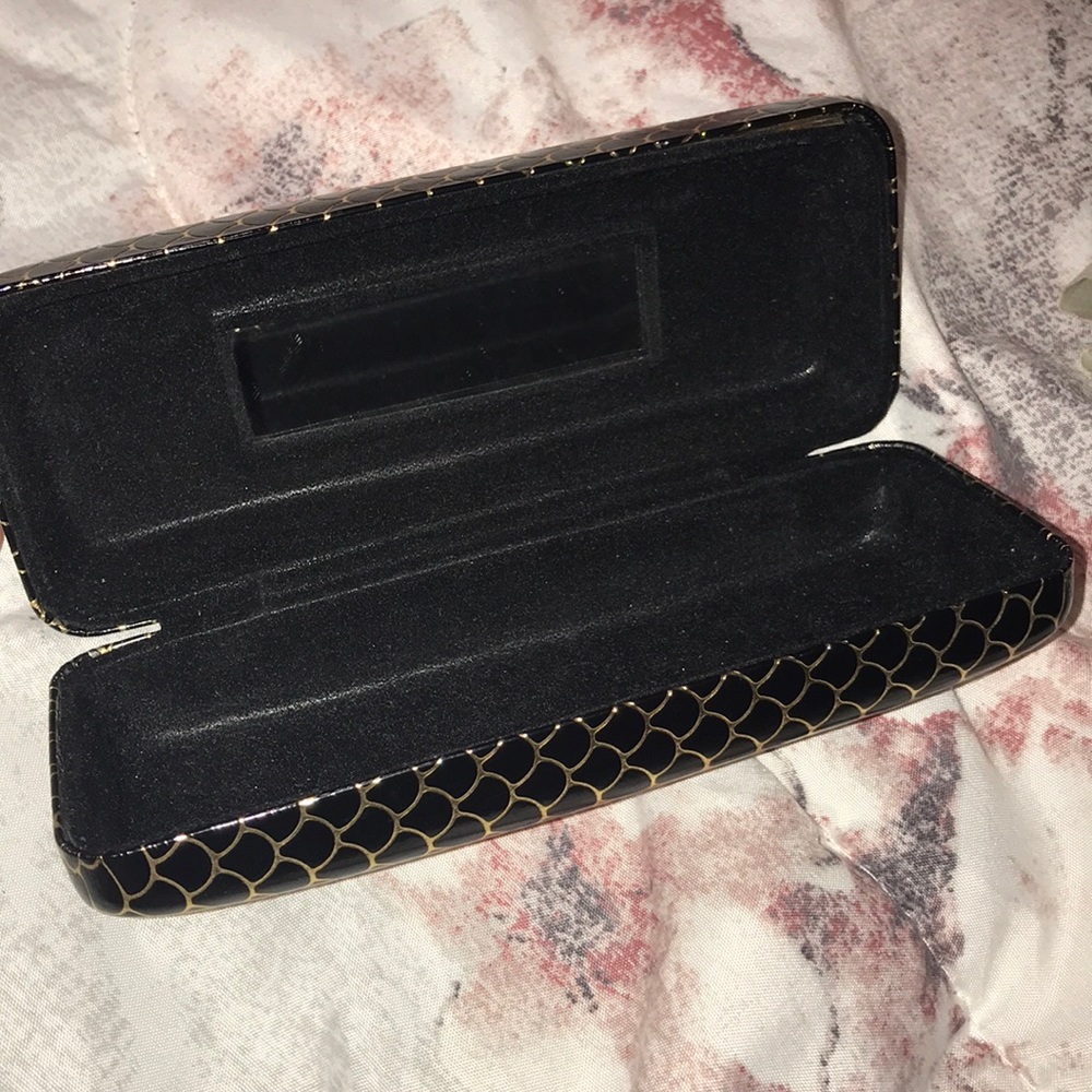 Glasses case - Picture 3 of 4